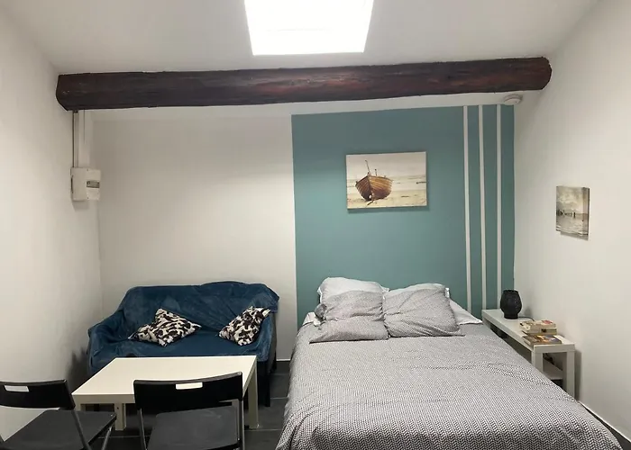 Studio meublé 5 mn de la gare 10 mn des plages